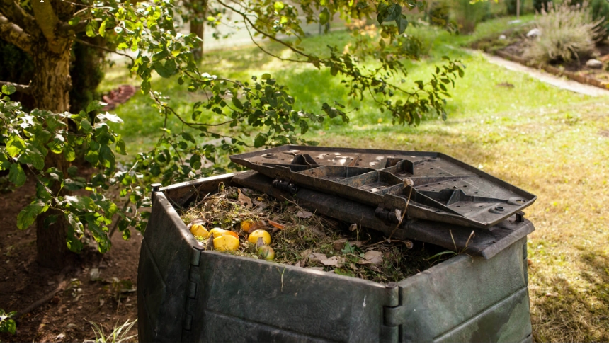 Kompostovanie v záhrade - aké miesto vybrať pre kompostér